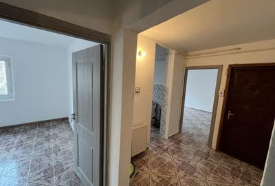 Apartament cu 2 camere decomandat în Micro 12 - 6
