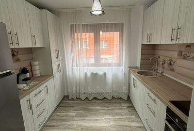 Apartament cu 3 camere decomandat în Central - 2