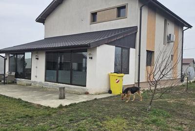 Casă cu 4 camere în Central - 3