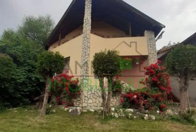 Casă cu 5 camere cu Teren 1000 Mp în Bran - 10