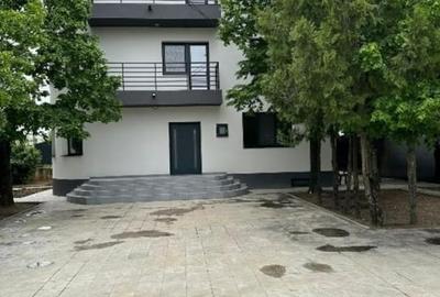 Casă individuală cu 9 camere cu Canalizare în Drumul Taberei - 12