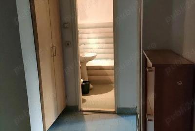 Apartament cu 2 camere decomandat în Calea București - 1