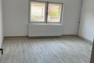 Casă cu Teren 300 Mp în Central - 2
