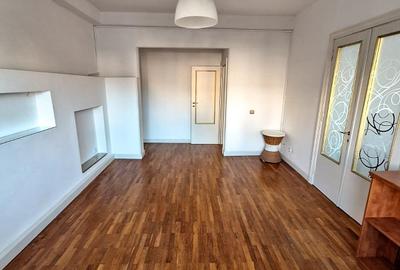 Vinzare apartament renovat cu design italian in  Piata Romana Vinzare apartament renovat cu design italian in  Piata Romana - 2