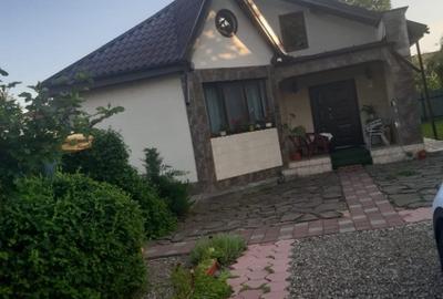 Casă cu 5 camere cu Teren 1000 Mp în Vărsătura - 3