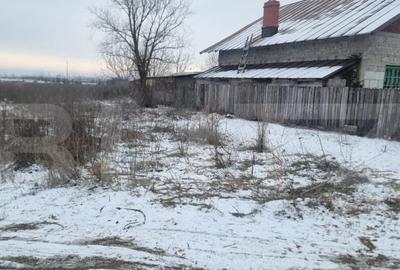 Teren de 1033 mp, în Ariceștii Rahtivani