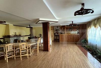 Spațiu comercial, de 200 mp, în Central - 3