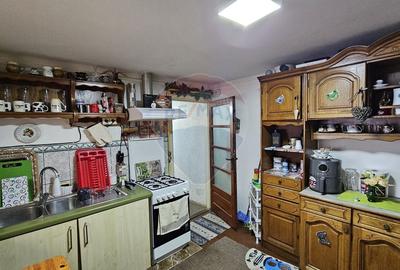 Casă cu 6 camere cu Teren 200 Mp în Central - 16