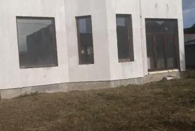 Casă cu 4 camere cu Teren 1000 Mp în Săsar - 2