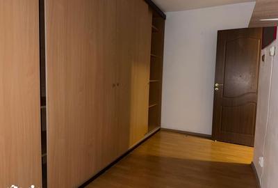 Apartament cu 3 camere în Micro 9 - 10