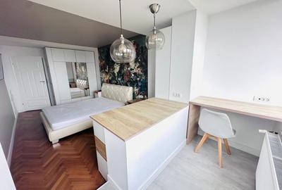 Apartament cu 3 camere semidecomandat, mobilat în Central - 1