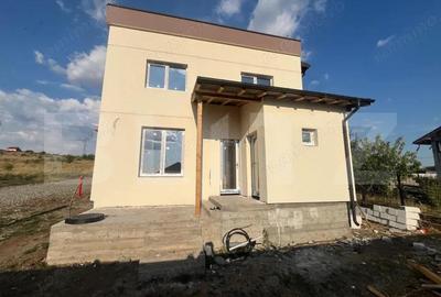 Casă cu 3 camere cu Teren 202 Mp în Central - 2