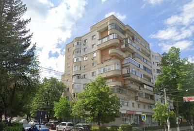 Apartament cu 4 camere decomandat în Central - 1