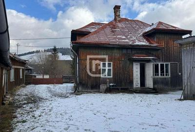 De vanzare casa, atelier fierarie, 4 anexe - 2507 mp in Manastirea Humorului - 2