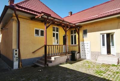 Casă cu 3 camere cu Teren 310 Mp în Semicentral