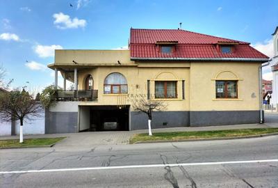 Casă individuală cu 4 camere cu Canalizare în Central