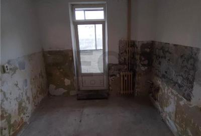 Apartament cu 3 camere decomandat în Central - 6