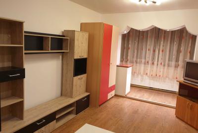 Garsonieră decomandată în Petros - 7