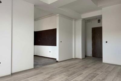 Apartament cu 2 camere semidecomandat în Tractorul - 2