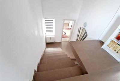 Casă individuală cu 4 camere cu Canalizare în Central - 21
