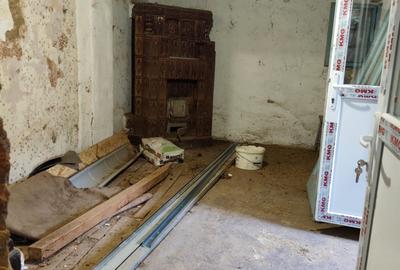 FARA COMISIOANE in Sabareni la drum asfaltat casa batrineasca pe 1000mp - 7