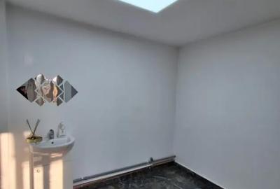Spațiu comercial, de 14 mp, în Eroilor - 2