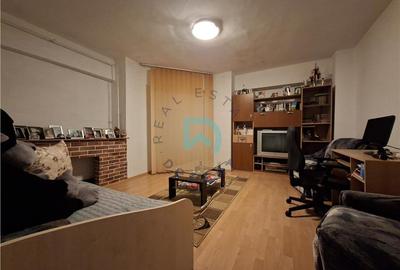 Apartament cu 3 camere decomandat în Județean - 1