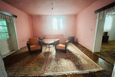 Proprietar, vand casa la sat 2100 mp - 2