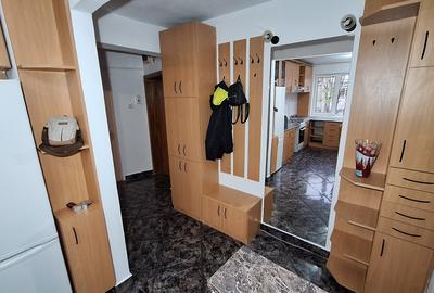 Apartament cu 3 camere semidecomandat în Micro 16 - 9