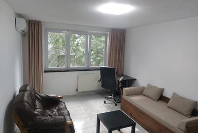 Apartament decomandat în Prelungirea Ghencea