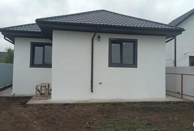 Casă cu 3 camere în Costi - 2