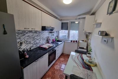 Central-apartament 2 camere cu gaze - 2
