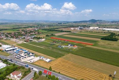 Teren de 4350 mp, în Stupini