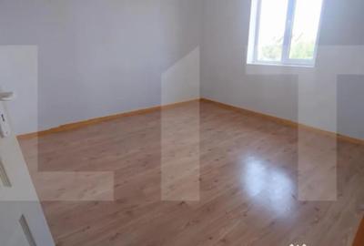 Casă cu 7 camere cu Teren 290 Mp în Sânleani - 12