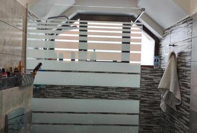 Casă cu Teren 569 Mp în Zăvoi - 5