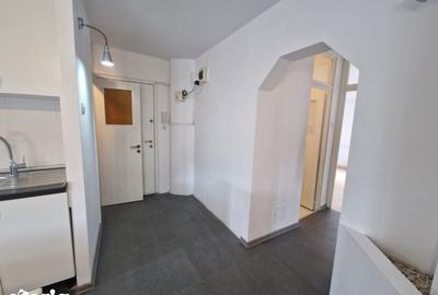 Apartament cu 3 camere decomandat în Tei - 12