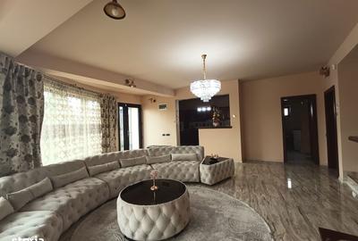 Casă cu 7 camere cu Teren 460 Mp în Central - 1