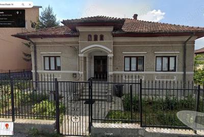 Casă cu 4 camere în 1 Mai - 1