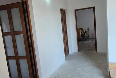 Casă cu 5 camere cu Teren 800 Mp în Central - 1