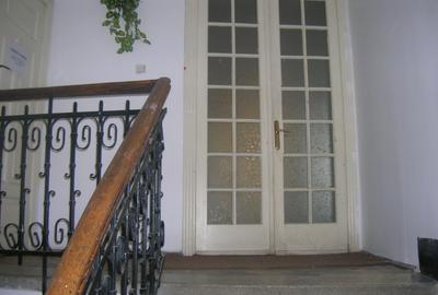 Clădire Istorică Elegantă - Interbelică cu Potențial Comercial - 7