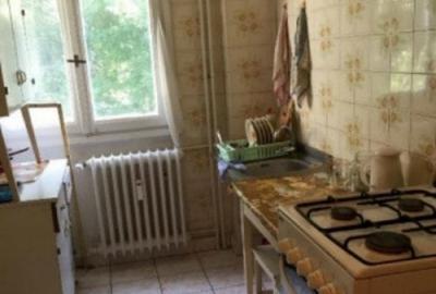 Apartament cu 3 camere semidecomandat în Titan