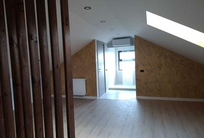 Apartament cu 3 camere decomandat în Central - 1
