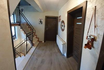 Casă cu Teren 4805 Mp în Est - 2