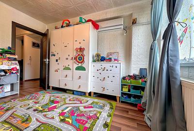 Apartament cu 3 camere decomandat, mobilat în 1 Decembrie 1918 - 18