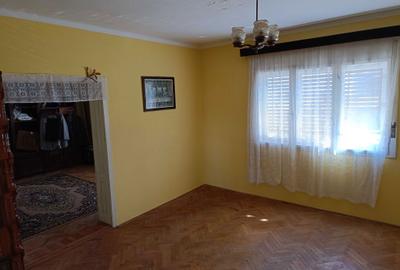 Casă cu 4 camere în Central - 7