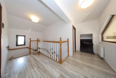 Vila cocheta, facilitati valoroase, strada asfaltata, intimitate: Tur LIVE! Vila cocheta, facilitati valoroase, strada asfaltata, intimitate: Tur LIVE! - 18