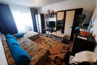 2 Camere Decomandat, etaj 2/4, Pacurari