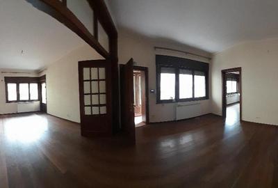 Casă individuală cu 12 camere cu Canalizare în Calea Călărașilor - 2