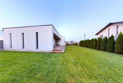 Casă cu 4 camere cu Canalizare în Central - 12