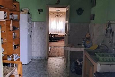Apartament cu 4 camere decomandat în Coman - 3